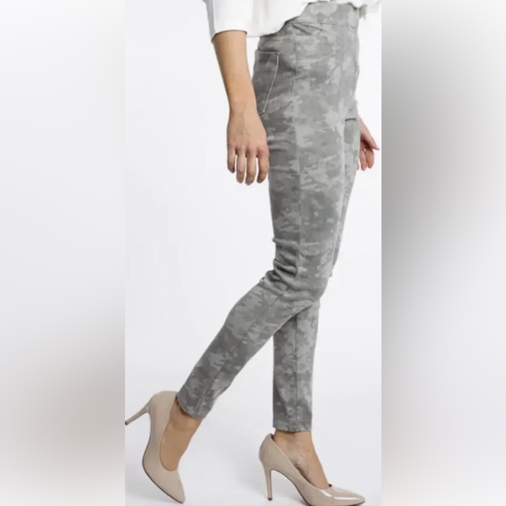 Spanx Grey Camo Pull On Jean-ish Pant Jegging Legging Style Size Medium